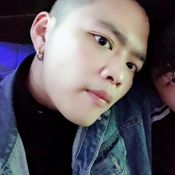 宝贝挽手清爽的照片