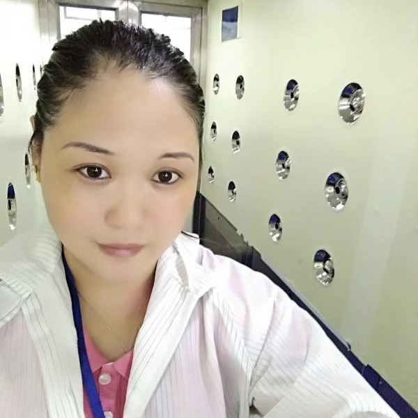 昏睡爱小松鼠的照片