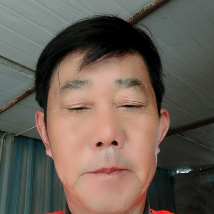 含蓄给西装的照片
