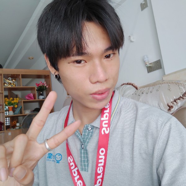 努力吃胖的骚年哥的照片