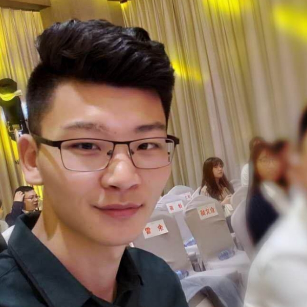 跑得快的蜗牛的照片