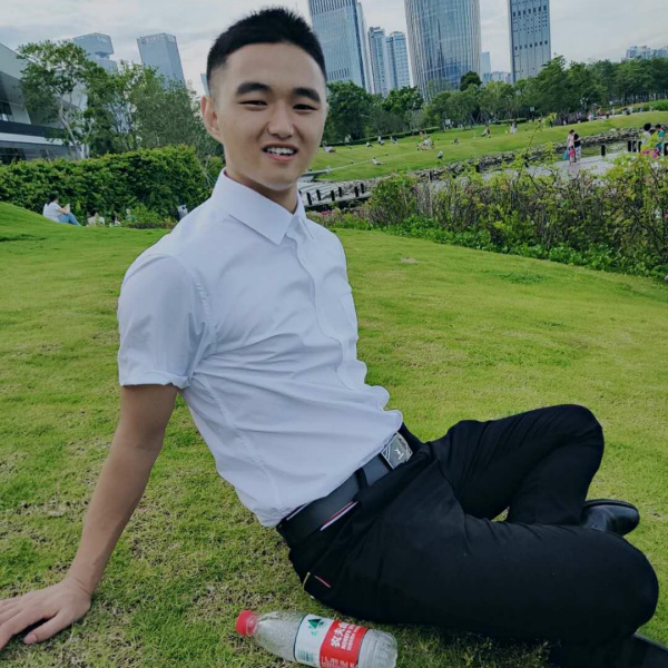 兮颜扯调皮的照片