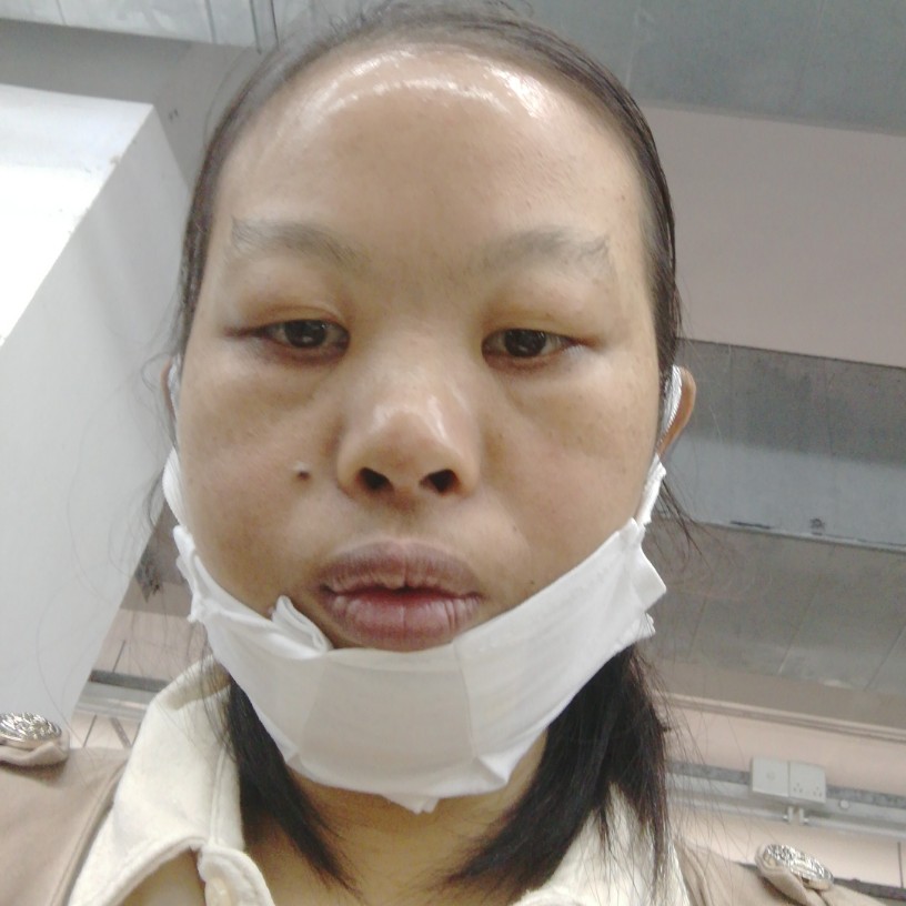 铃铛深拥外向的照片