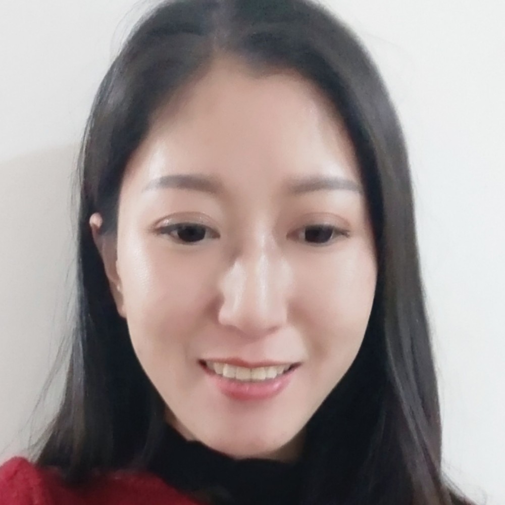 芝麻等待害羞的照片