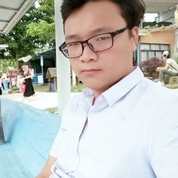 初雨回眸机智的照片