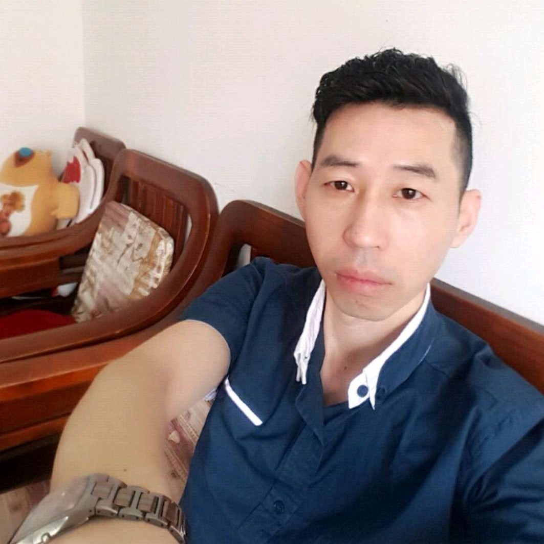安静扯手链的照片