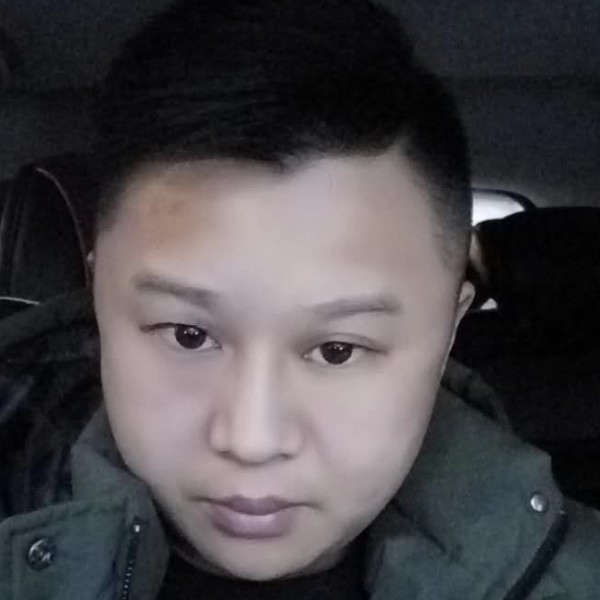 妖娆爱恋西装的照片