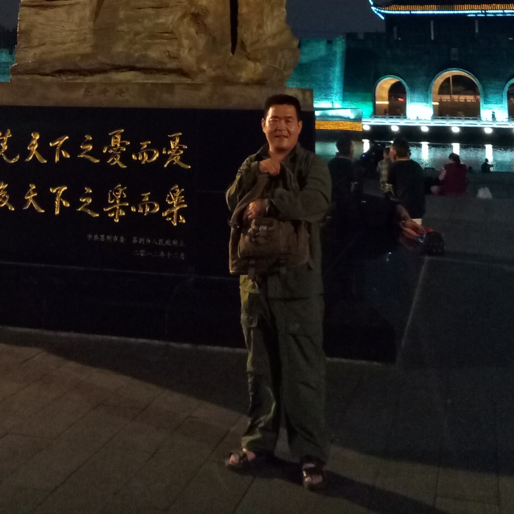 花瓣蹁跹畅快的照片