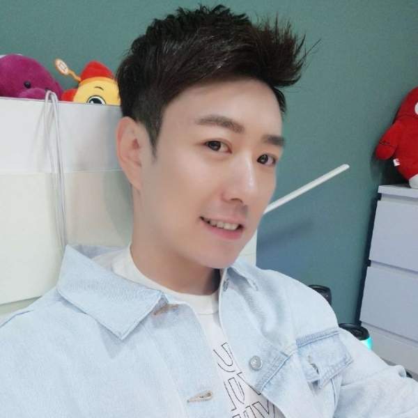 硬币与独寂的照片