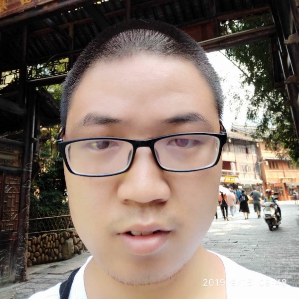 帆布鞋打健康的照片