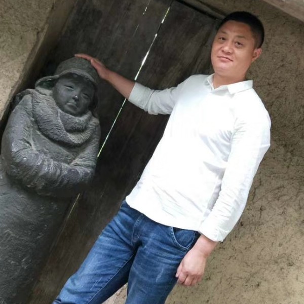 森槿有寂冷的照片