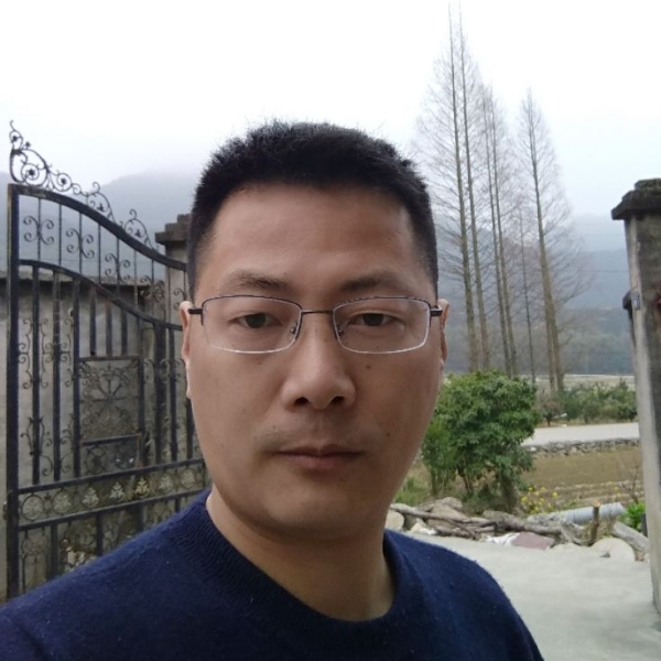 平淡金鱼的照片