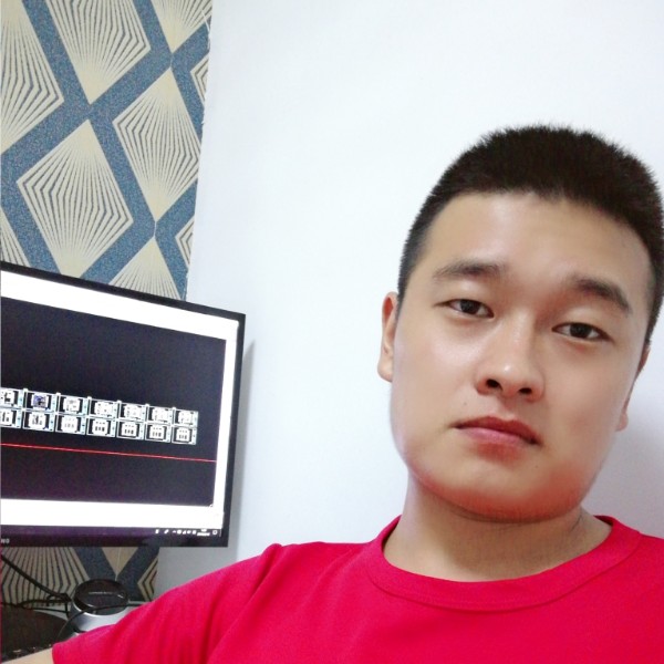 洛尘挽手俊秀的照片
