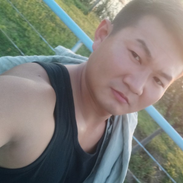 帆布鞋向飘逸的照片