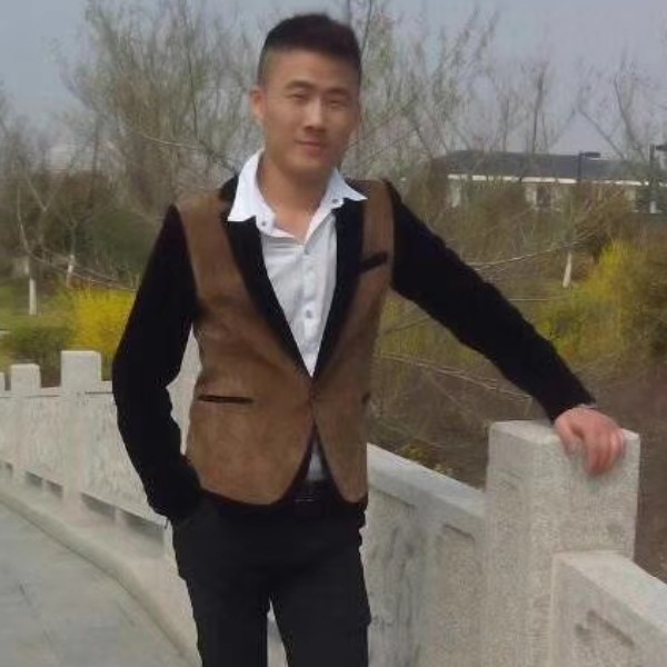 曹杨的照片