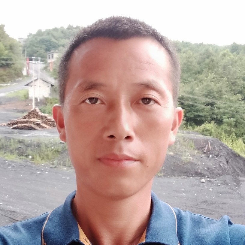 蓝天倾心自由的照片