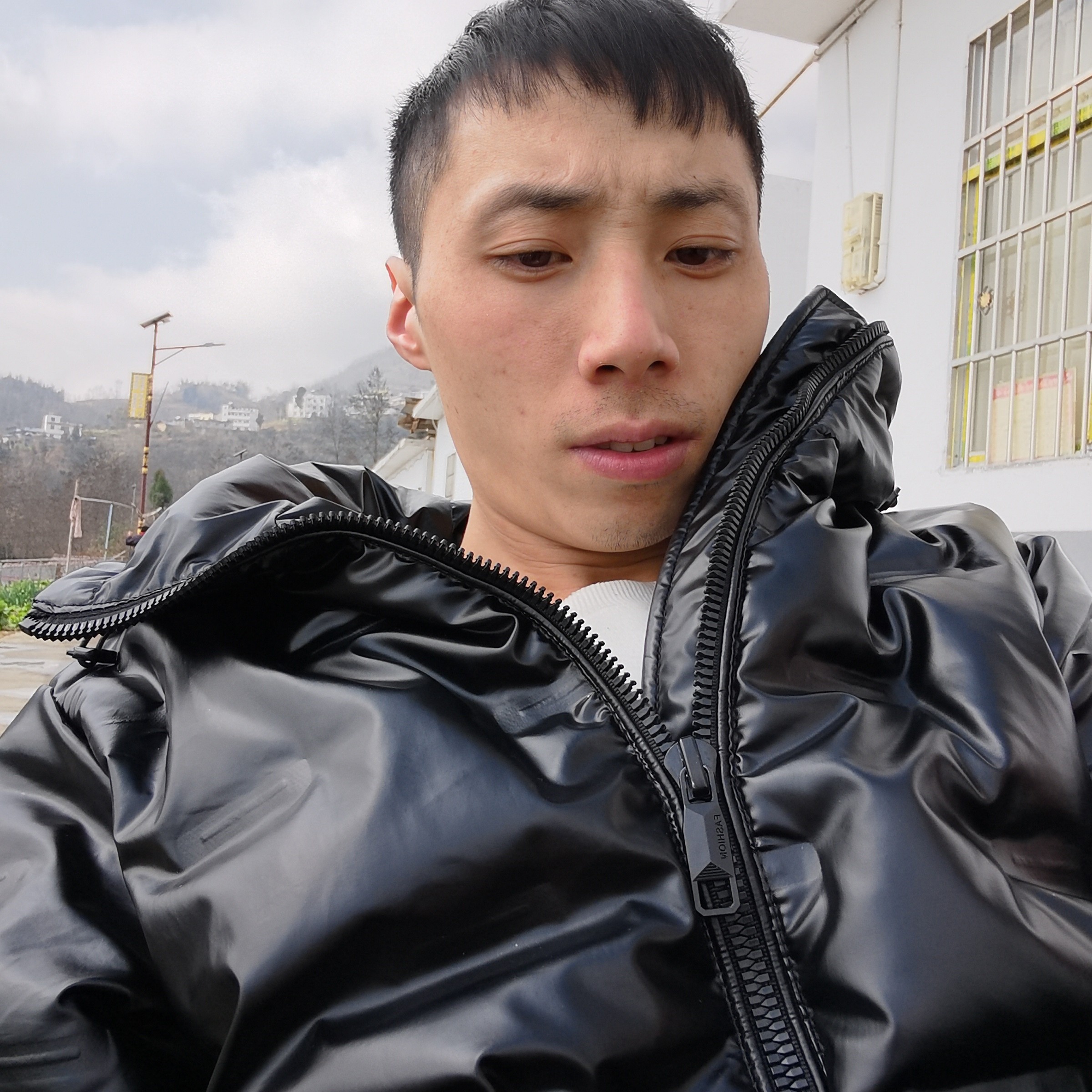 单身倾心世界的照片