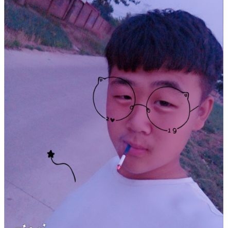 高跟鞋邂逅彪壮的照片