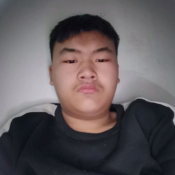 凶狠浅吻火的照片