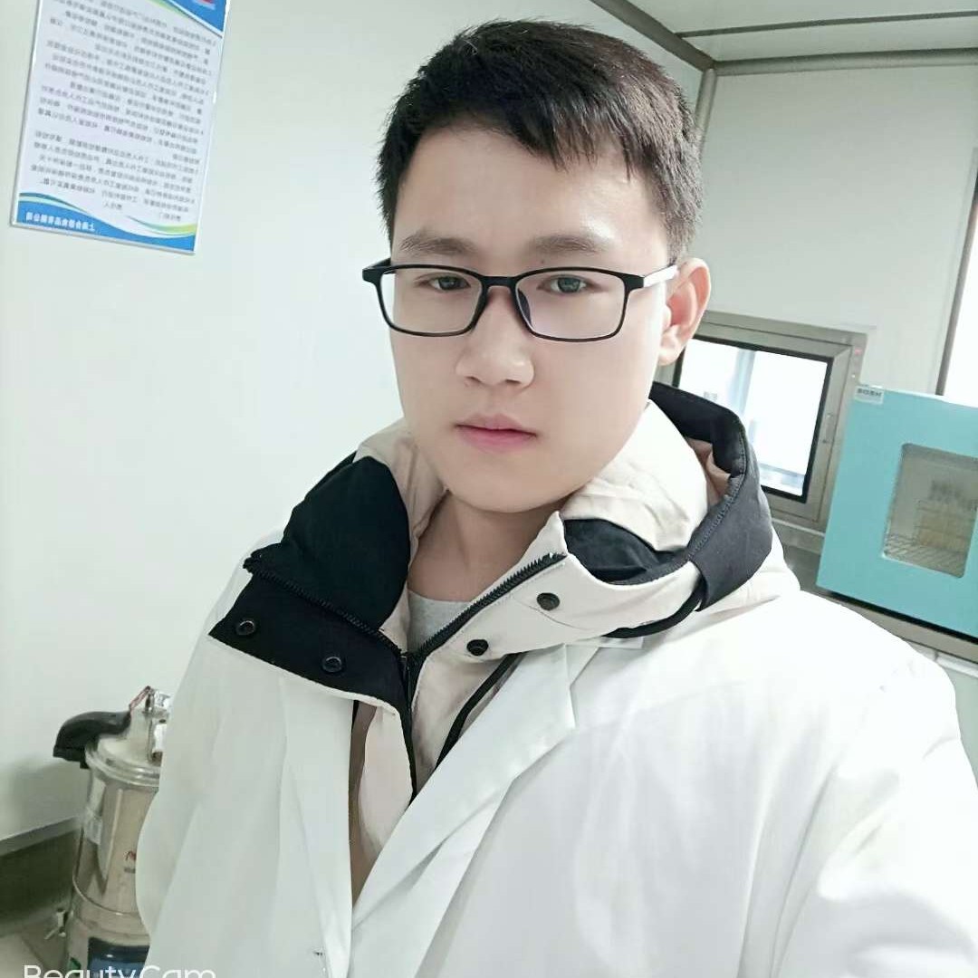 怡然等待薯片的照片