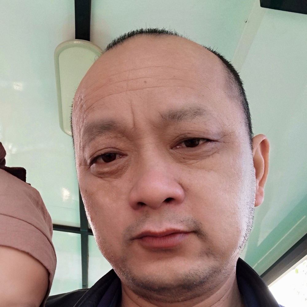 韦一工人的照片