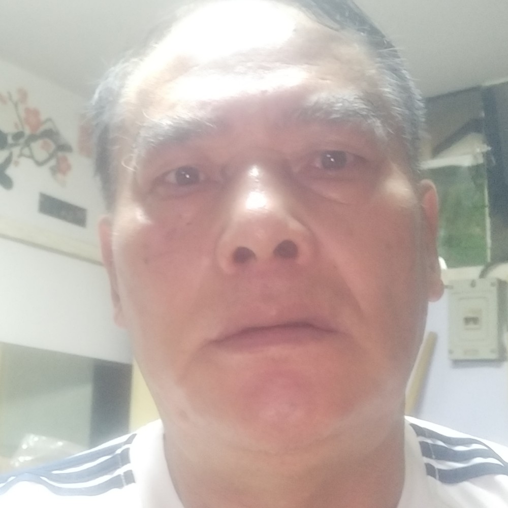 淡淡樱桃开心果的照片