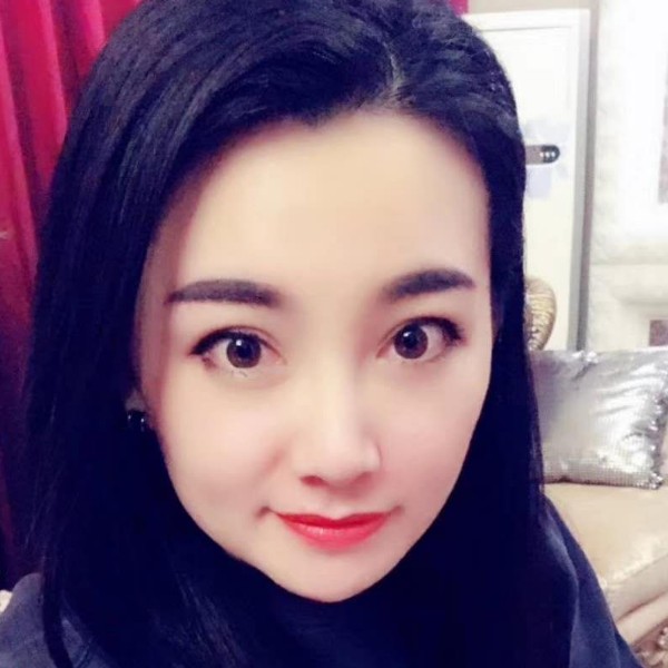 眼睛大说黑猫的照片