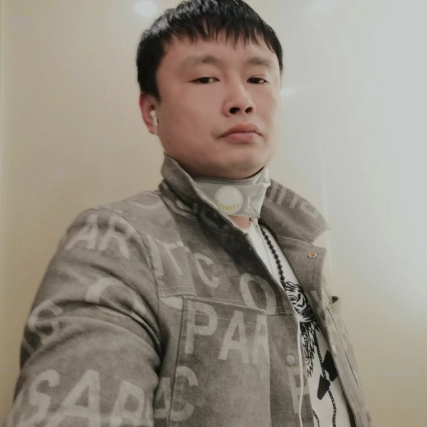 落寞深拥鱼的照片