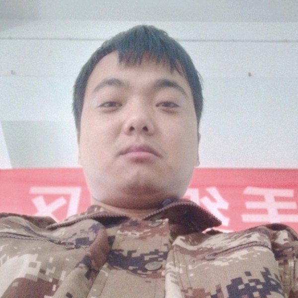 震动凝眸水池的照片
