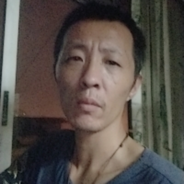 冰一样的男子的照片