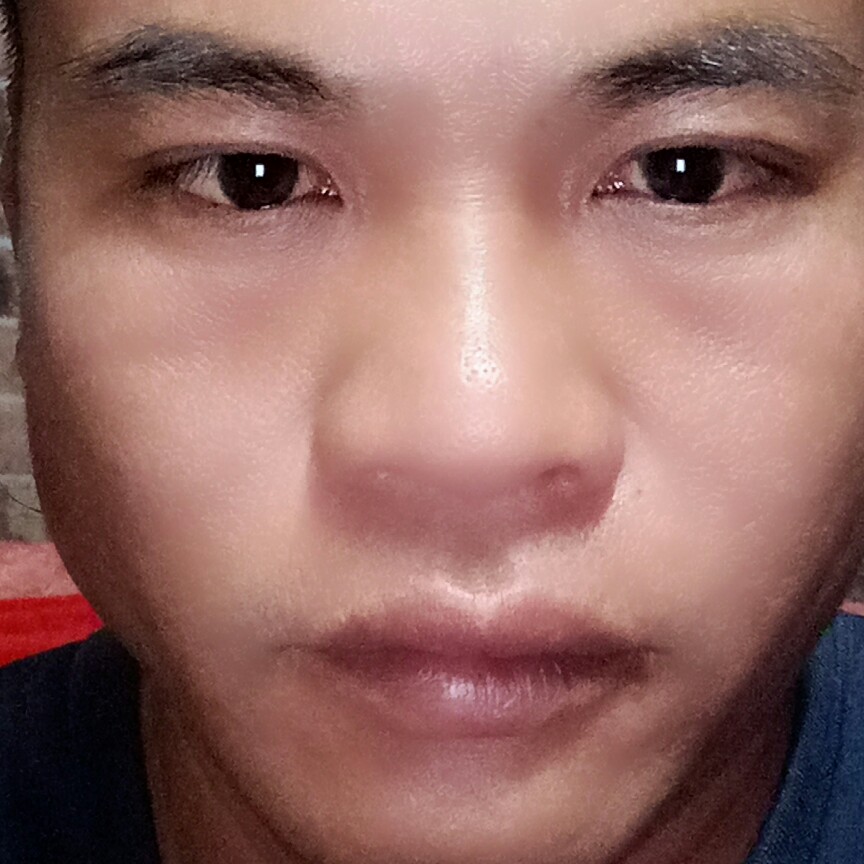 唯一的倾心水池的照片