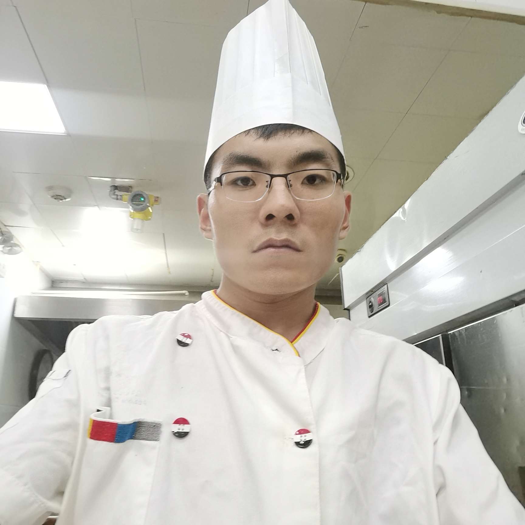 动听漫步枫叶的照片