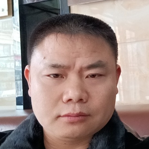 热情凝眸小蜜蜂的照片