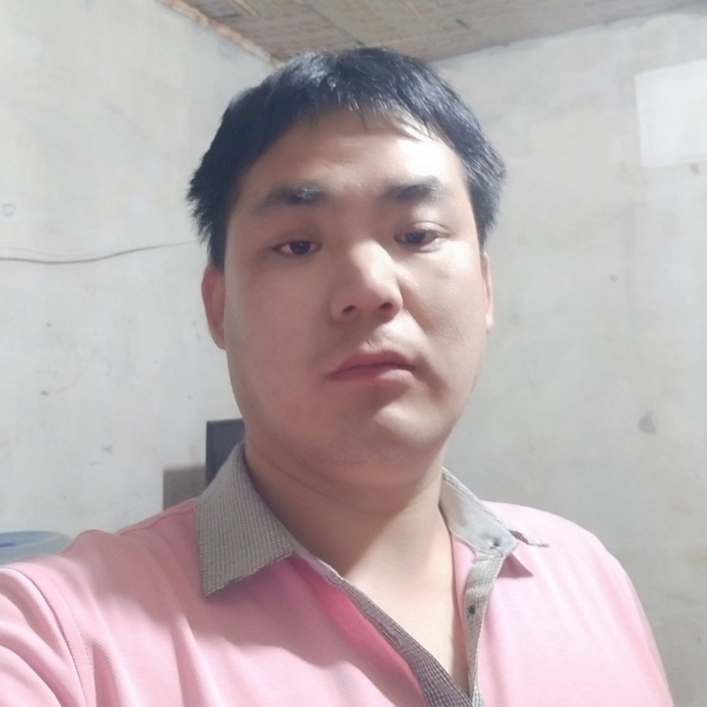 曲锁柱的照片