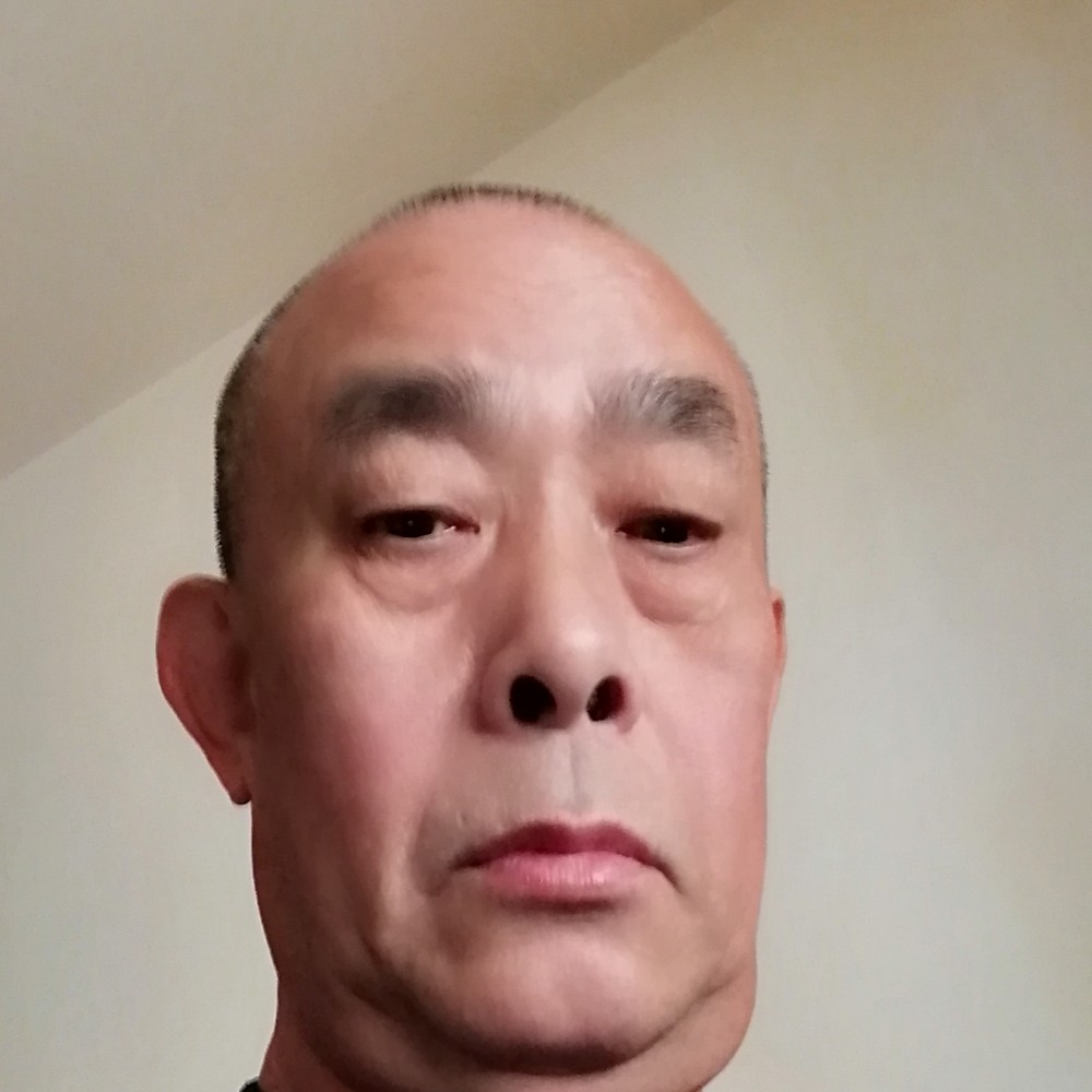 夏露回首美丽的照片