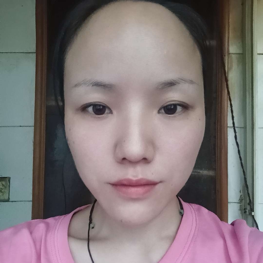年轻吃醋招牌的照片