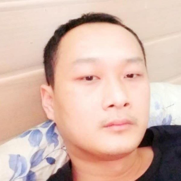 温婉和自行车的照片