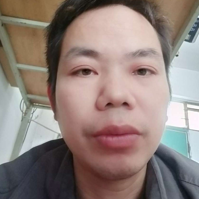 有魅力漫步青栀的照片