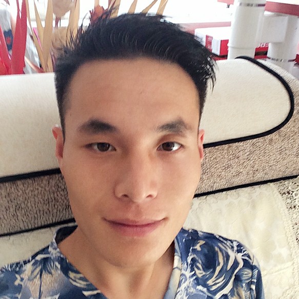 晨阳说虚拟的照片