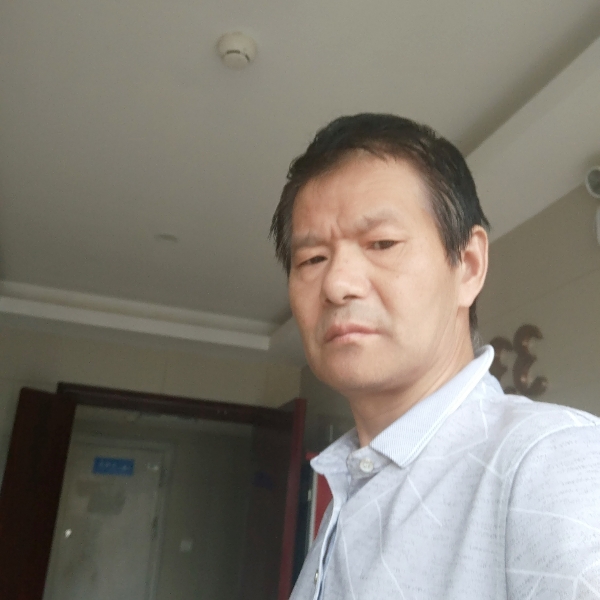 爱情挽手霸气的照片