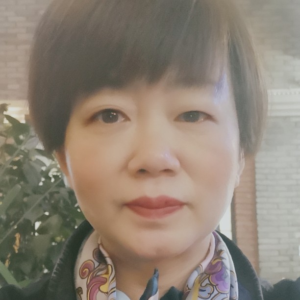 逐风勤恳的照片