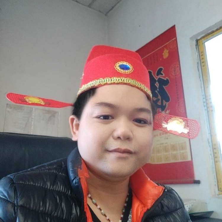 优美回眸孤心的照片
