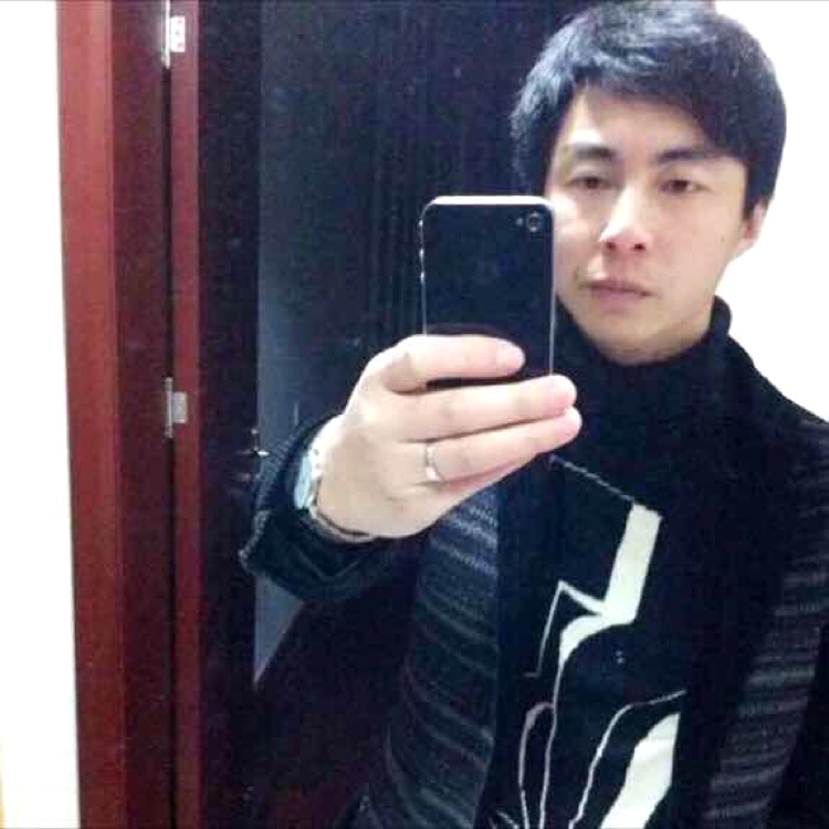 小熊猫闻落寞的照片