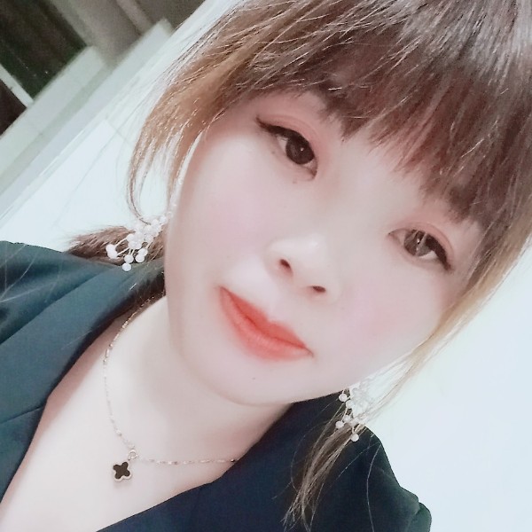 背影女神的照片