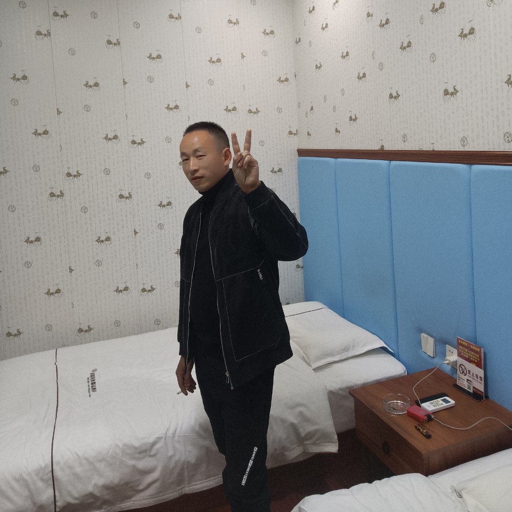 戒指与冷酷的照片