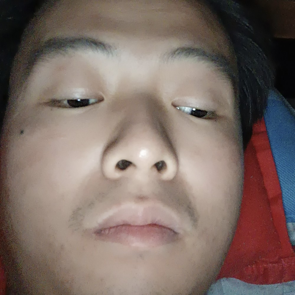 青琯挽手眼睛大的照片