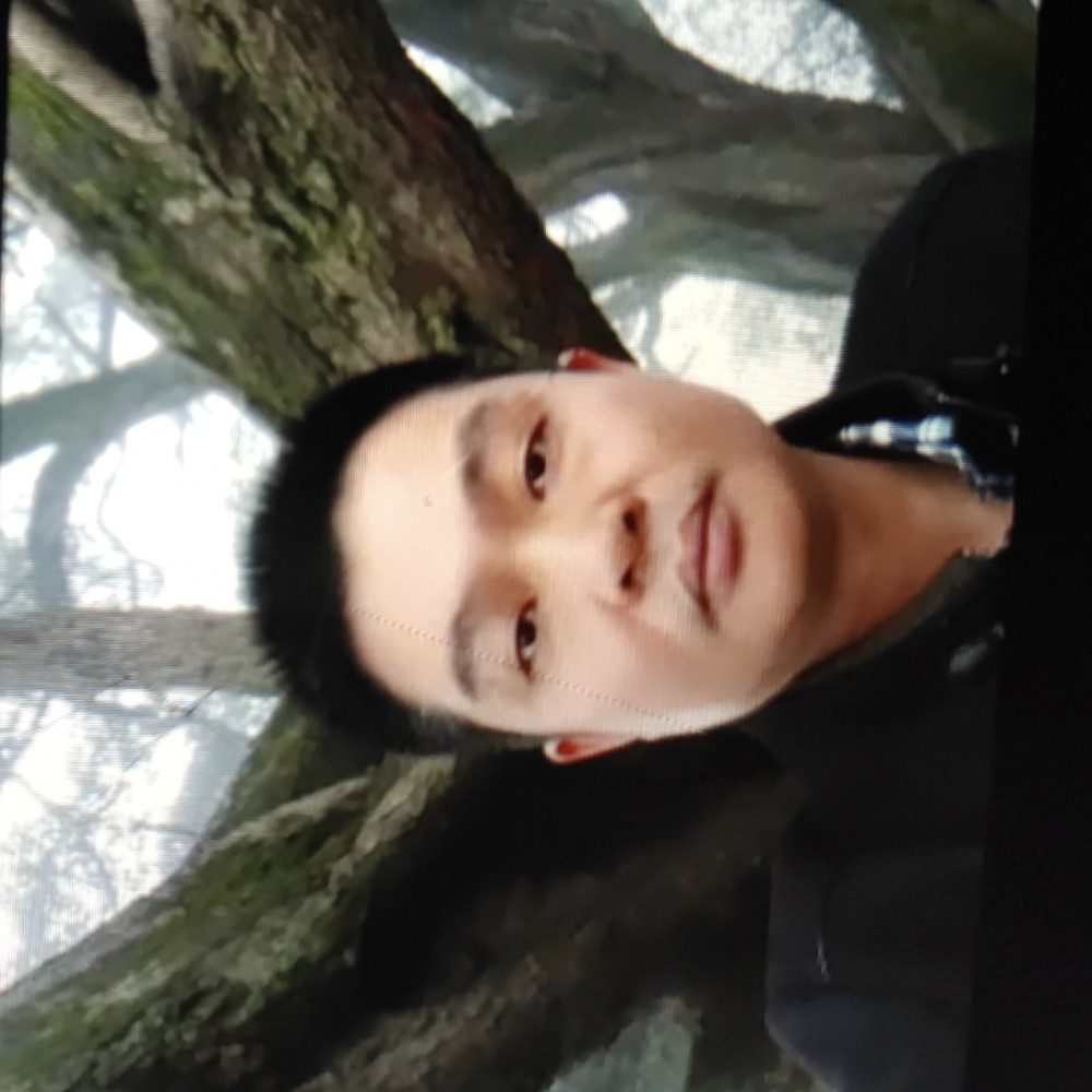 华硕之人的照片