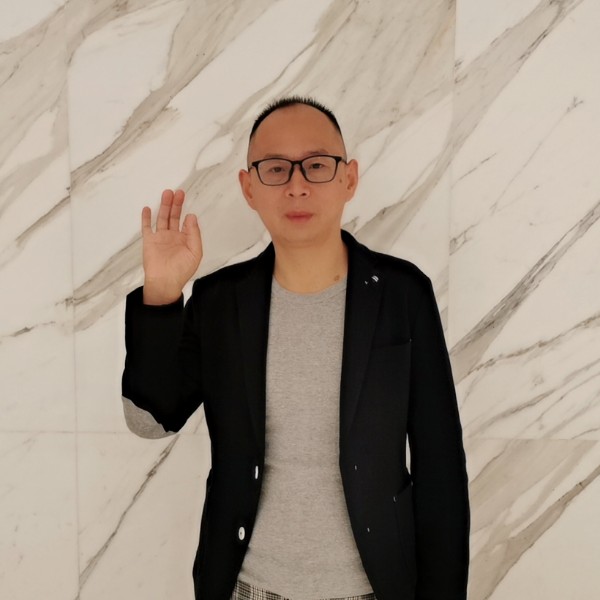 愉翔的照片