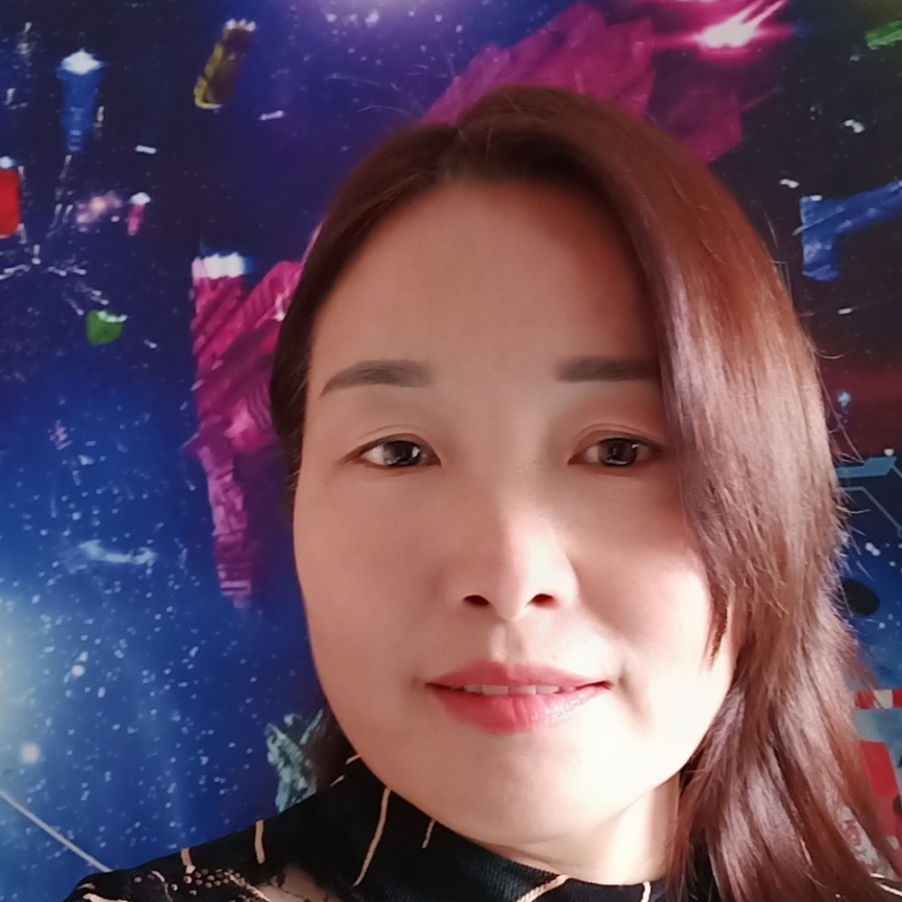 时尚蹁跹战斗机的照片