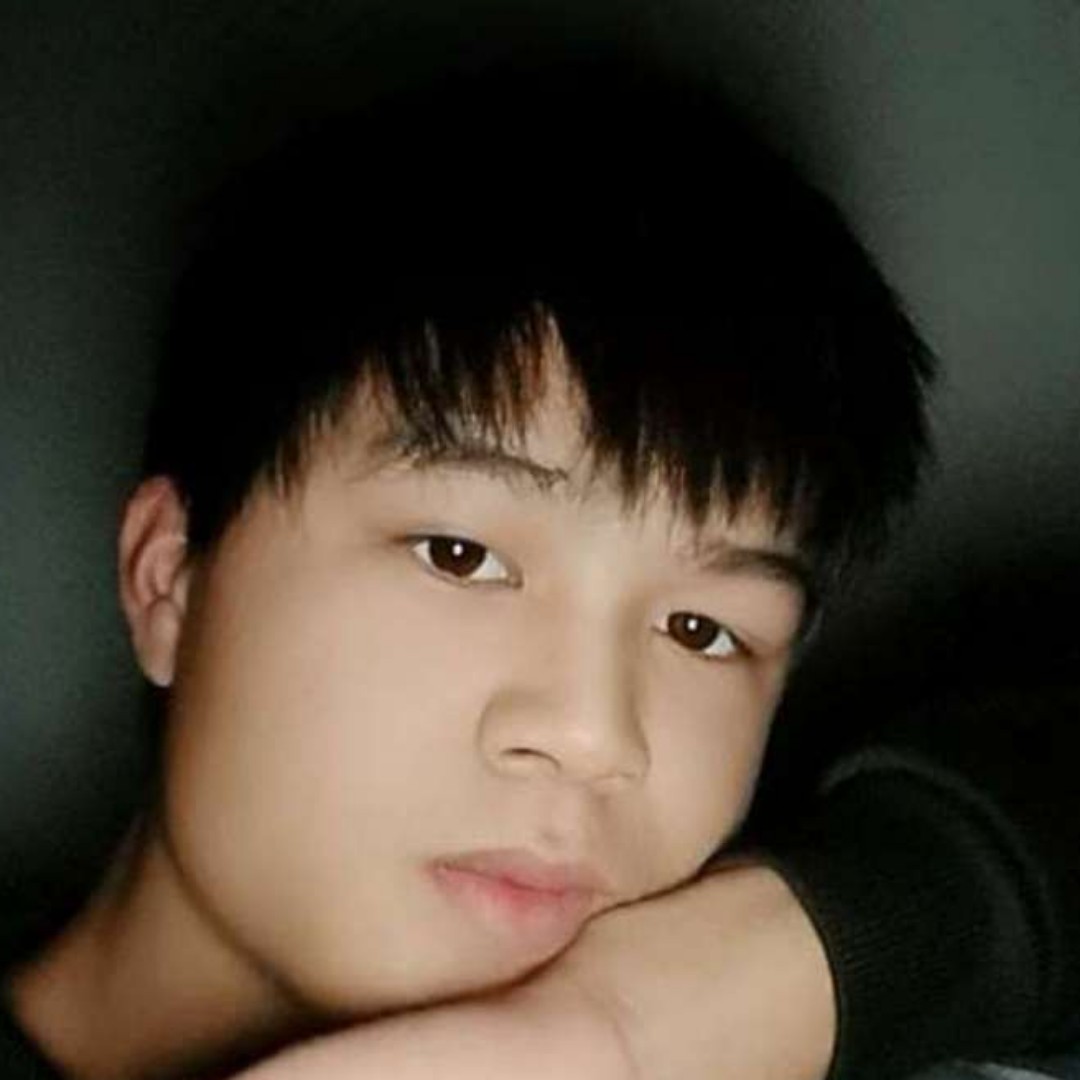 无情笑百褶裙的照片